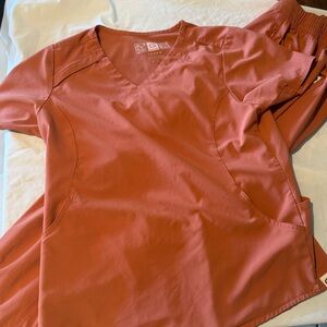 WonderWink Renew scrub top. M
